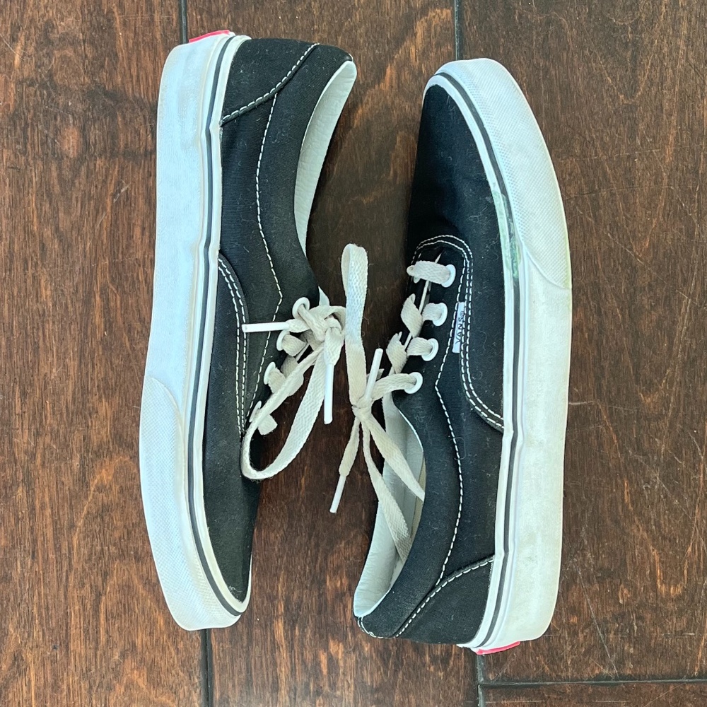 Vans Black Era